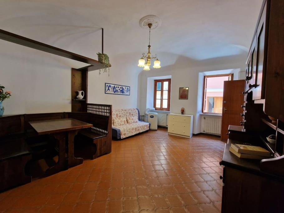 Silver Sands Finale Ligure - Traditional Apartment - 4 Beds & Terrace By The Beach 外观 照片