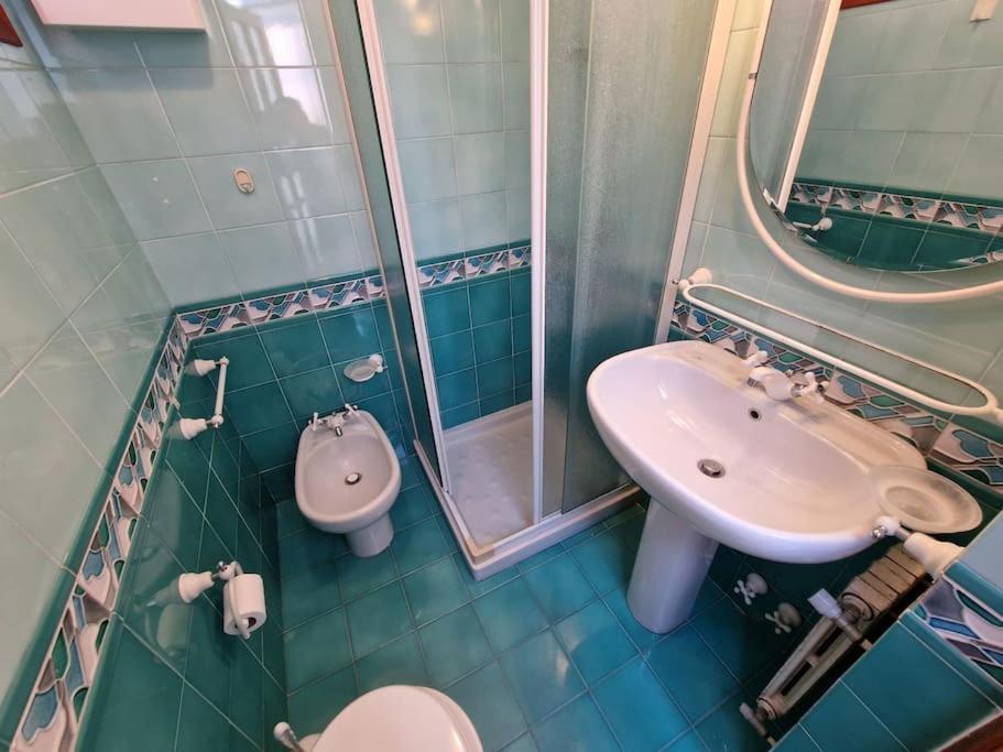 Silver Sands Finale Ligure - Traditional Apartment - 4 Beds & Terrace By The Beach 外观 照片