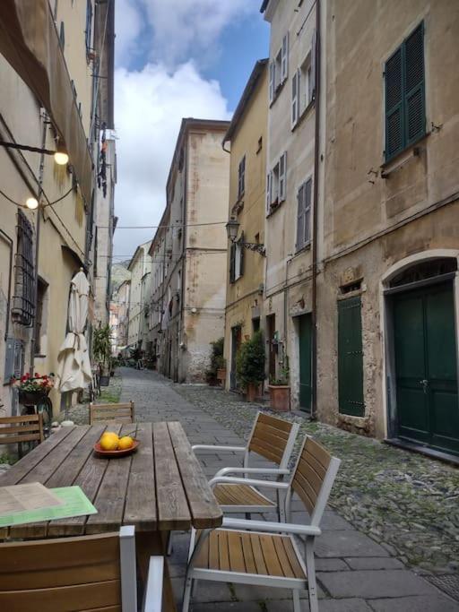 Silver Sands Finale Ligure - Traditional Apartment - 4 Beds & Terrace By The Beach 外观 照片